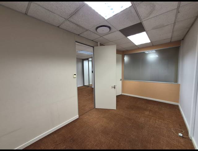 1,276M² OFFICE TO LET IN SANDTON CENTRAL
